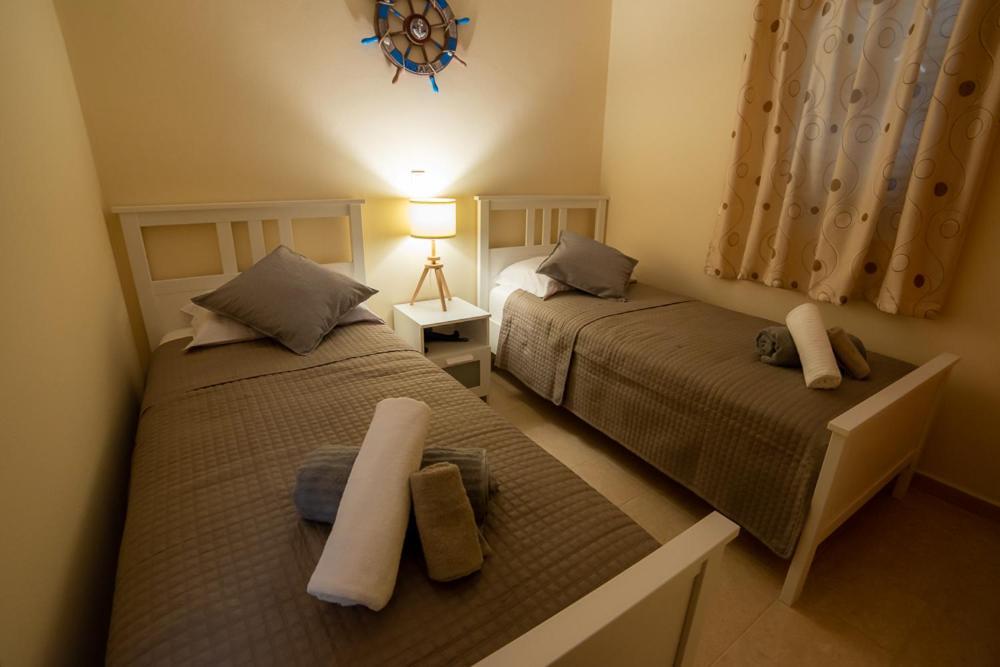 Captains View Apartments Plati  Extérieur photo